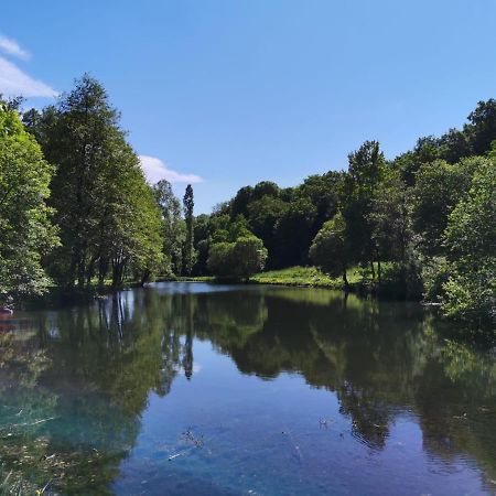 Gites Les Ecuries Saserang Mouilleron 외부 사진